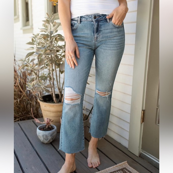 Carly Jean Los Angeles Denim - Carly Jean | Women’s Medium Blue Denim Kate Crop Boot Cut Distressed Jeans, Sz 7